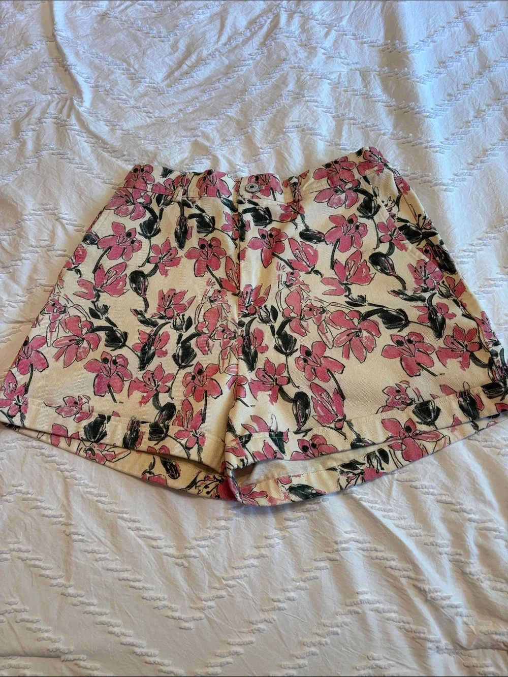 entro Cream Shorts with Pink Floral Print - Picture 1 of 3